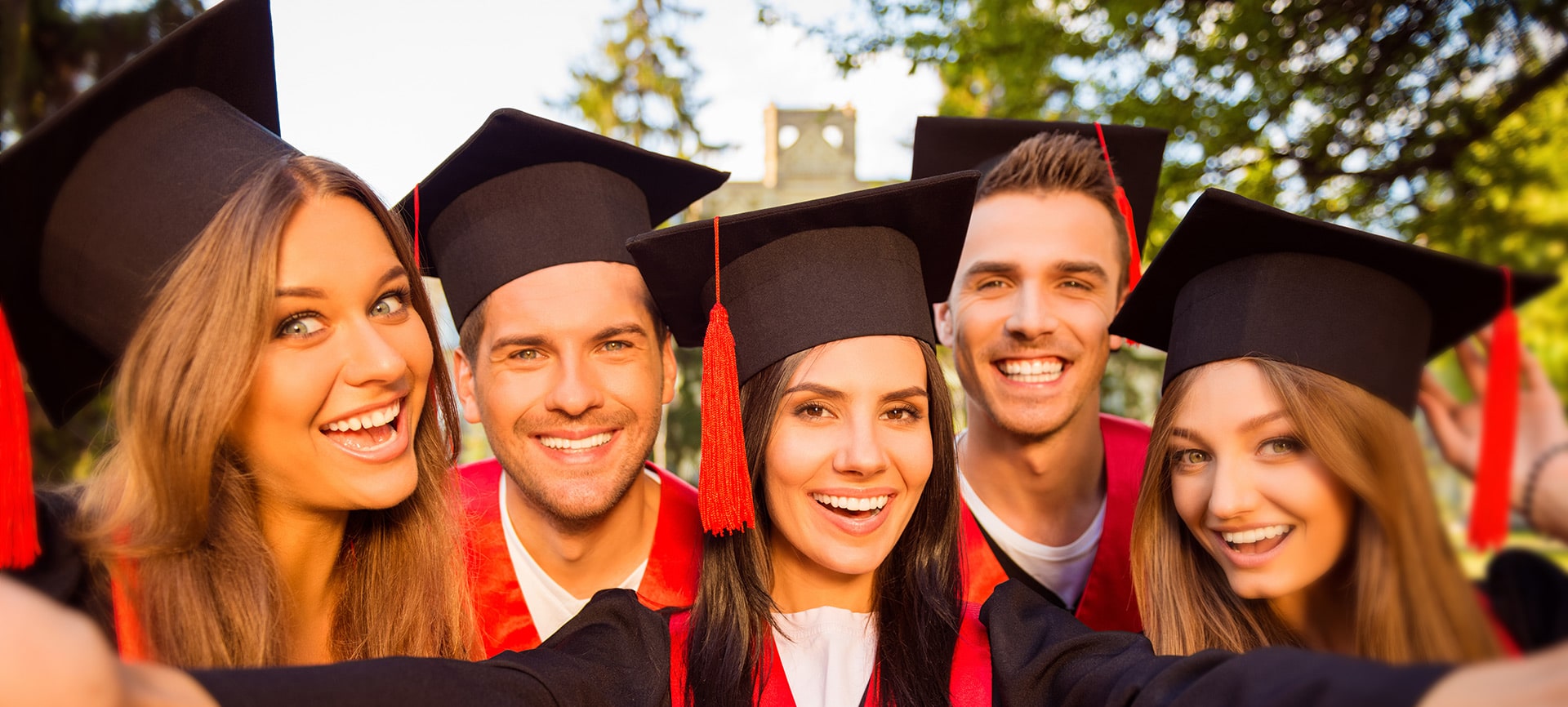 Remise de diplômes une nouvelle tenue pour chaque réussite Diplomissimo