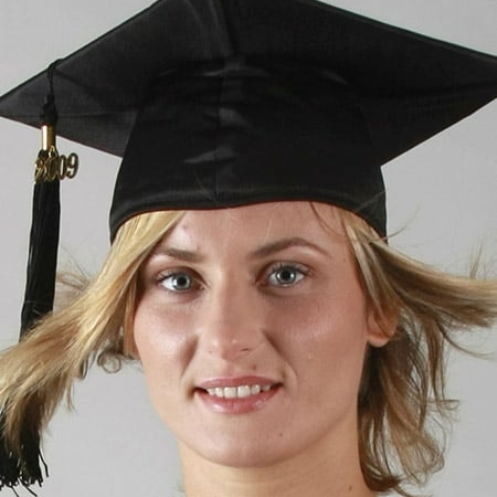 Coiffe satinée, chapeau satin pour toge de remise de diplôme: tenue sur-mesure